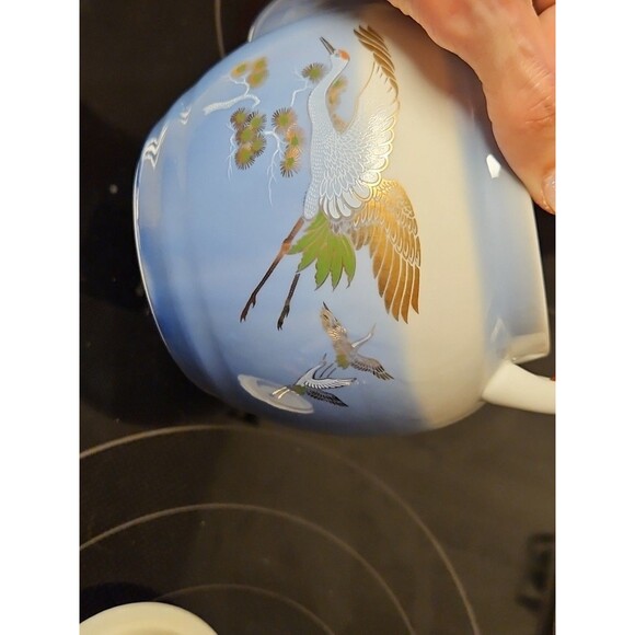 Vintage Blue Porcelain Tea Pot with Straw Handle Japanese Cranes Gold Accent EUC - Picture 10 of 11